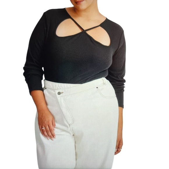 Ribbed Black Bodysuit with cut in front & snap closure Size: 4X - Picture 2 of 9